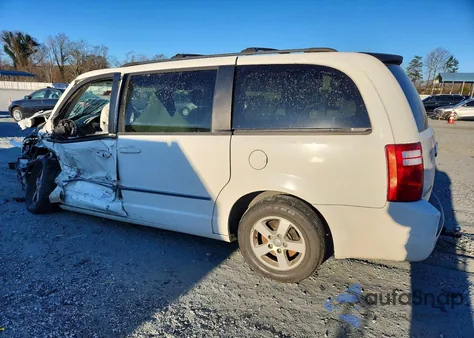 2010 Dodge Grand Caravan Sxt z USA, uszkodzony, nr VIN 2D4RN5D19AR145069